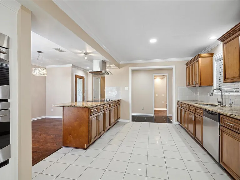 3302 Chris Dr — Photo 10