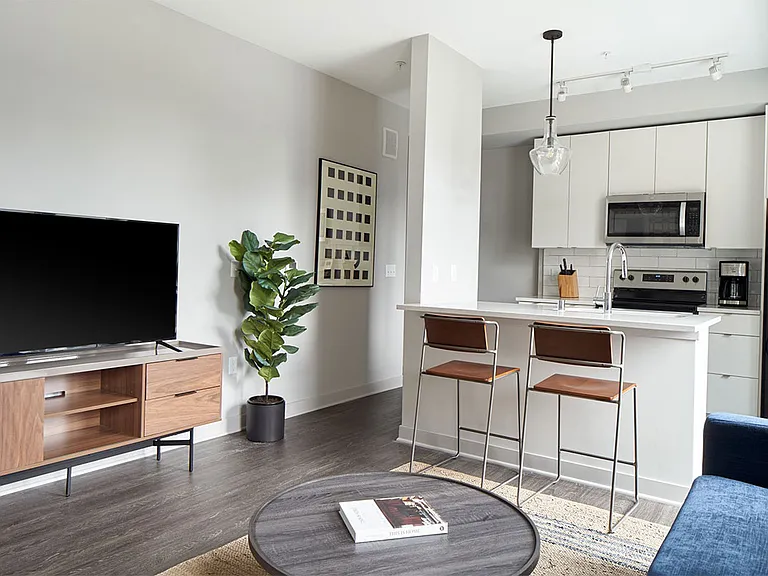 Luna Apartments — Photo 40