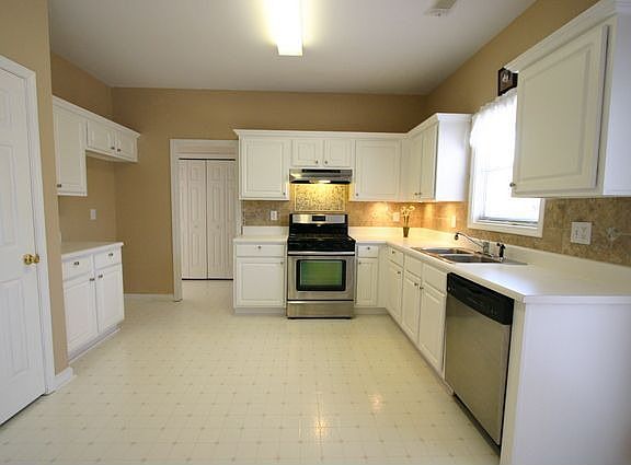 2nd image of 450 Crafton Ct