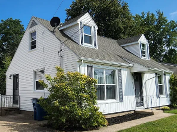 4568 Westgate Dr NW, Comstock Park, MI 49321
