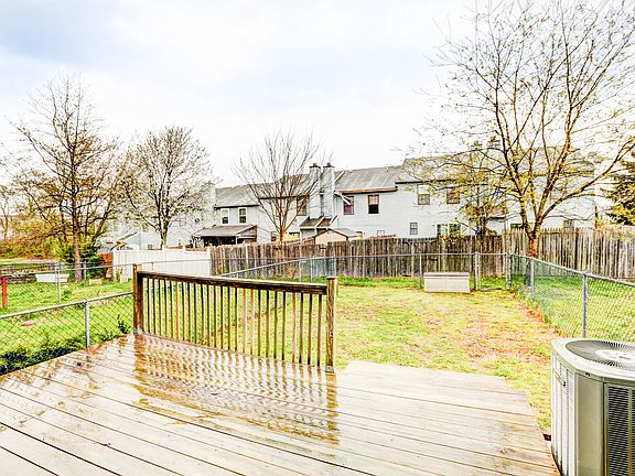 5th image of 202 White Plains Ct
