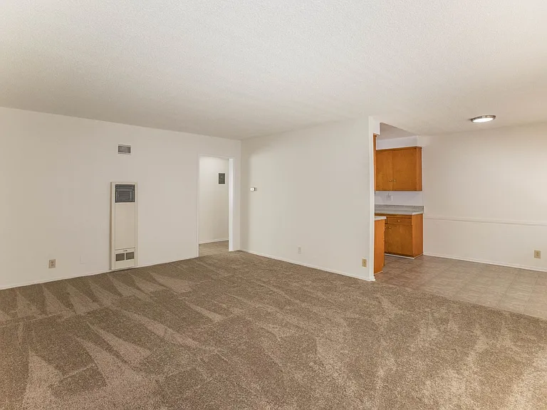 808 6th St #6 — Photo 2