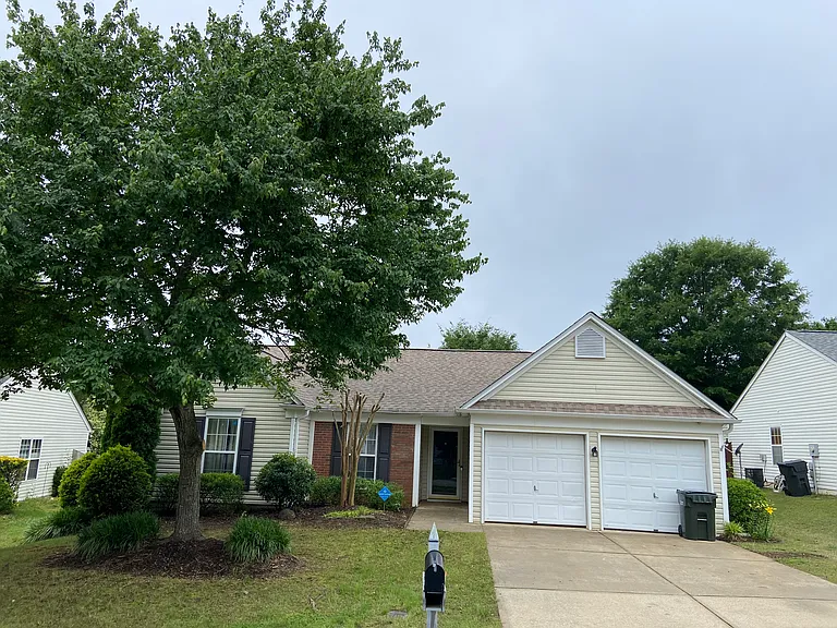 4 Waterfield Ct — Photo 1