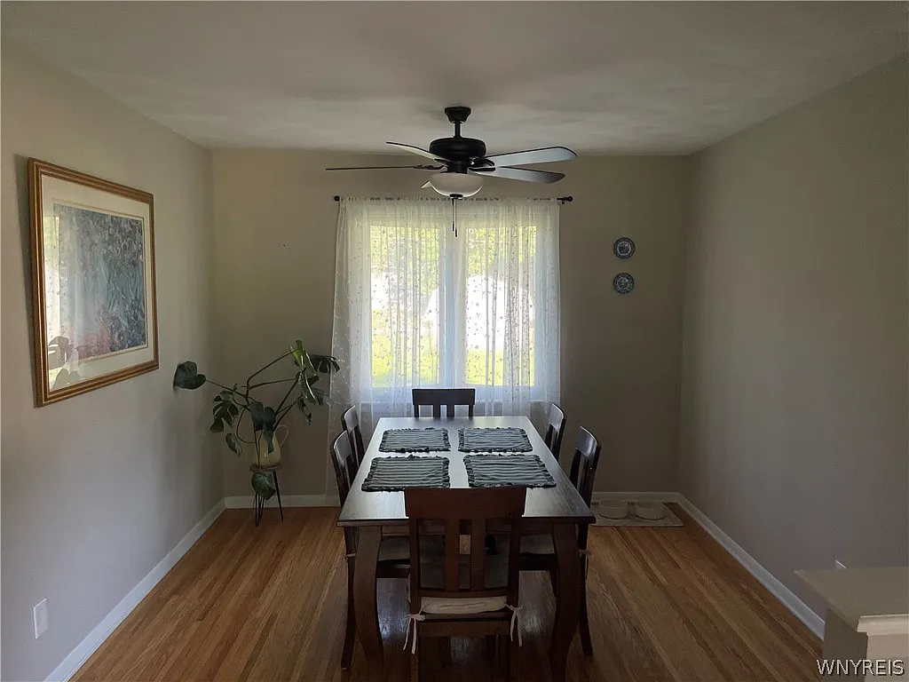 3 bed, 1.0 bath, 1163 sqft, $2,000 — Photo 4