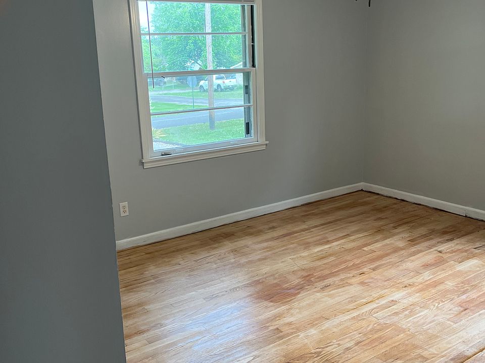 1st image of 1403 Bel Aire Dr