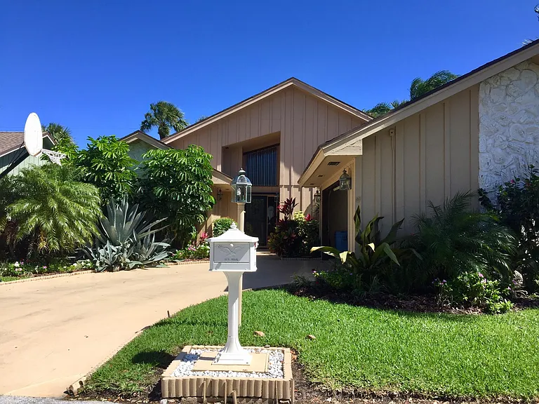 907 Sandy Oaks Dr — Photo 3