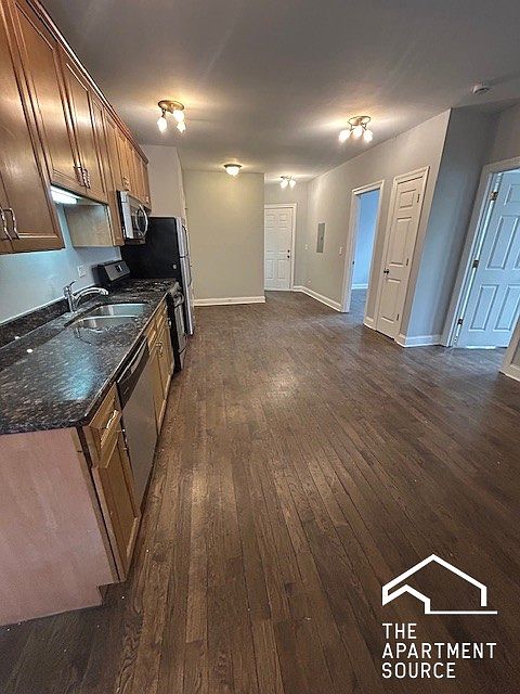 1st image of 4554 W George St #1