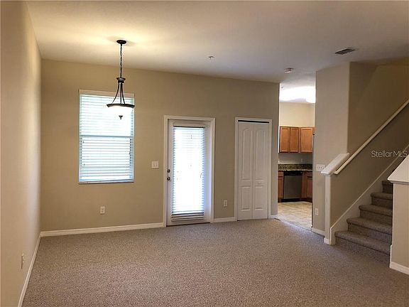4th image of 1327 Priory Cir