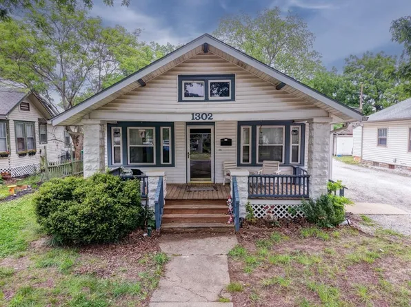 1302 Hackney St, Winfield, KS 67156