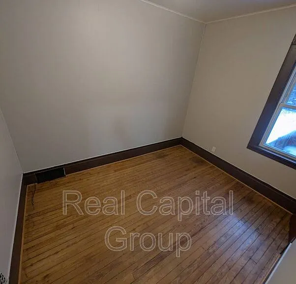 102 Macamley St #2 — Photo 12