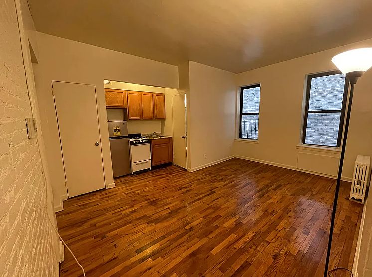 1st image of 220 E 29th St APT 2G