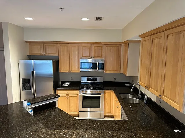 1000 Davenport Ave #1102 — Photo 6