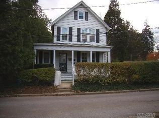 7 Brown St, Sea Cliff, NY 11579