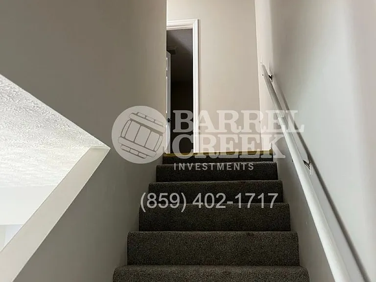 121B Highland Ct — Photo 7