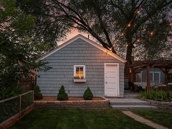 2nd image of 1247 Berkeley Ave