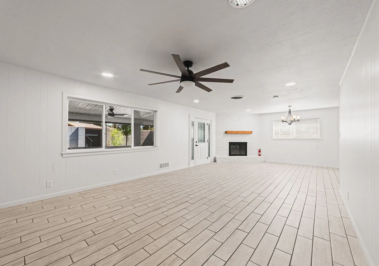 Spacious 3BR/2BA Near the Park! — Photo 4