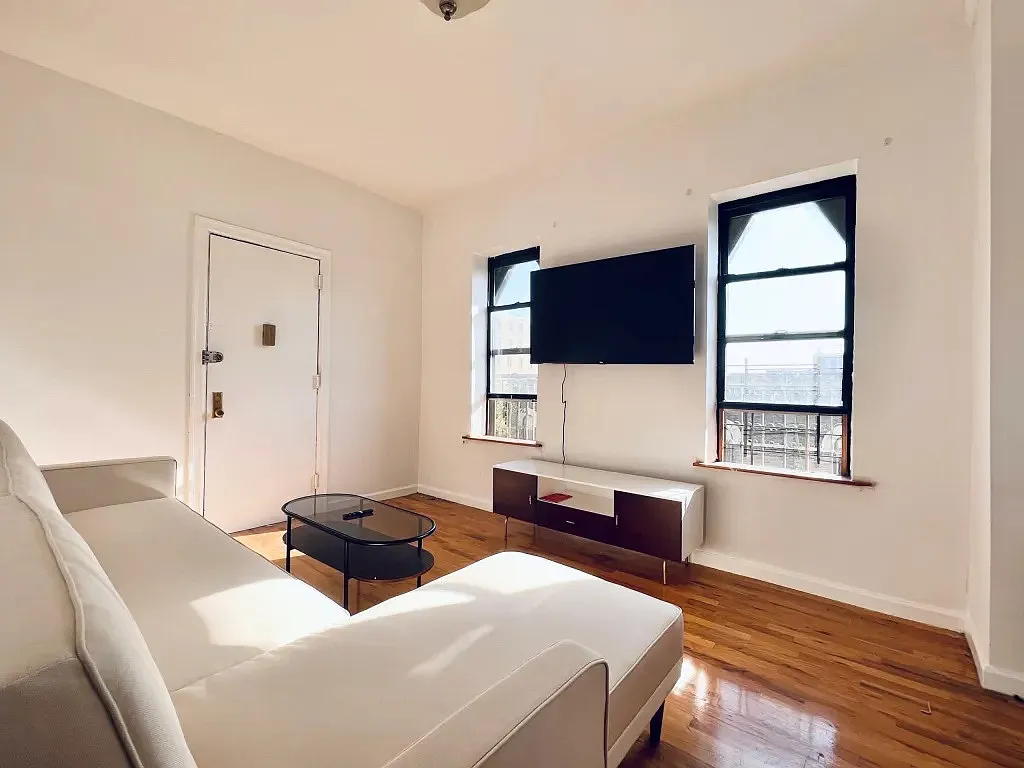Living Room - 173 Bleecker St #4L-199