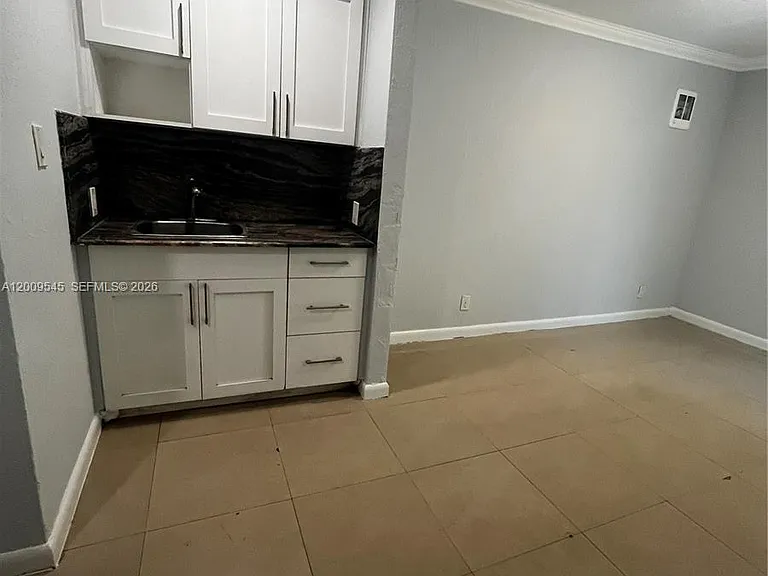 912 NW 55th Ter #2 — Photo 3