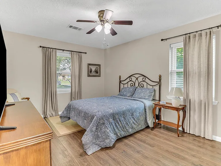 805 Bluebonnet Ln — Photo 42
