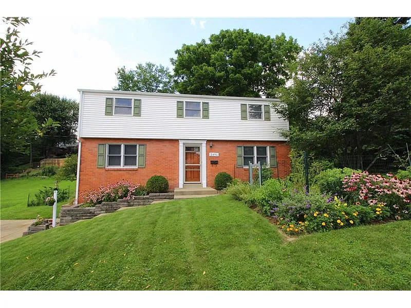 2450 Driftwood Dr photo 1