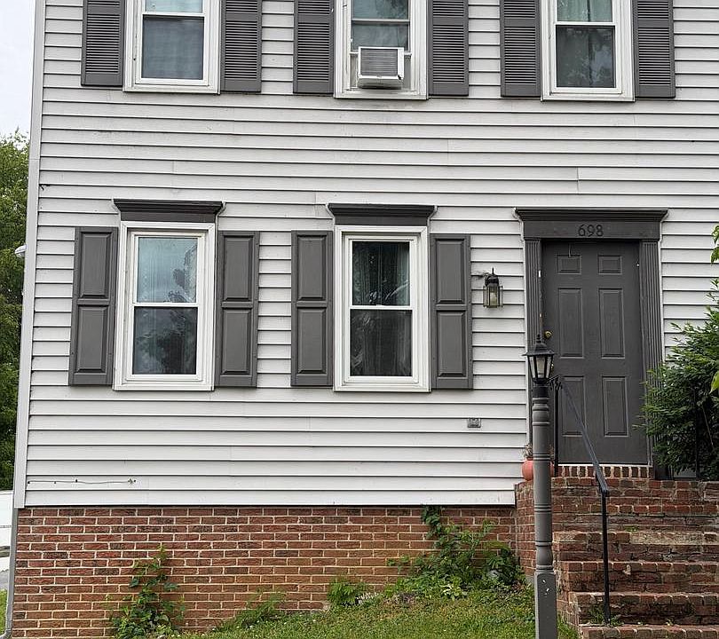 1st image of 698 Topaz Dr