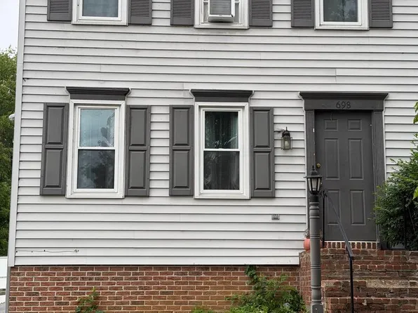 698 Topaz Dr, Lancaster, PA 17603