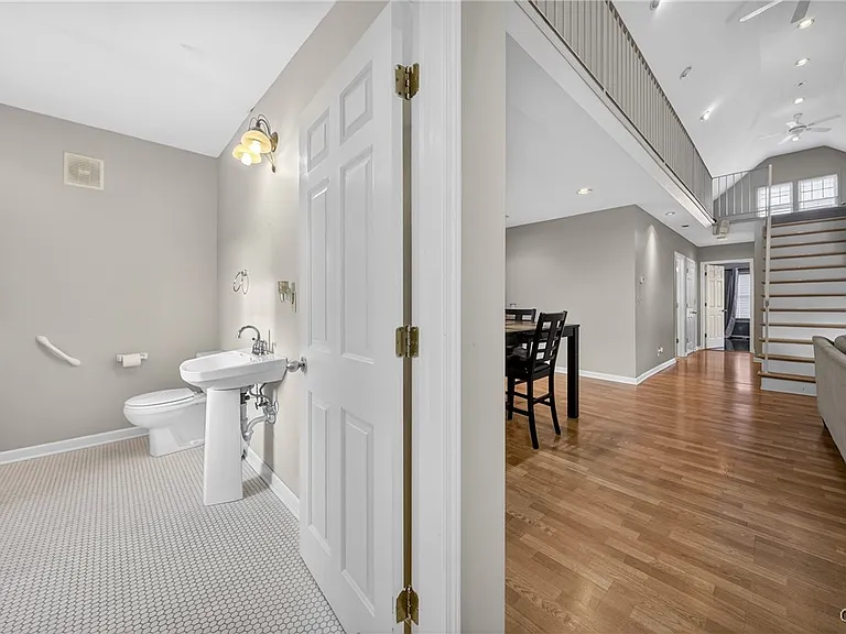 2340 Court St — Photo 4