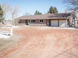 637 Palm Beach Rd, Dickinson, ND 58601