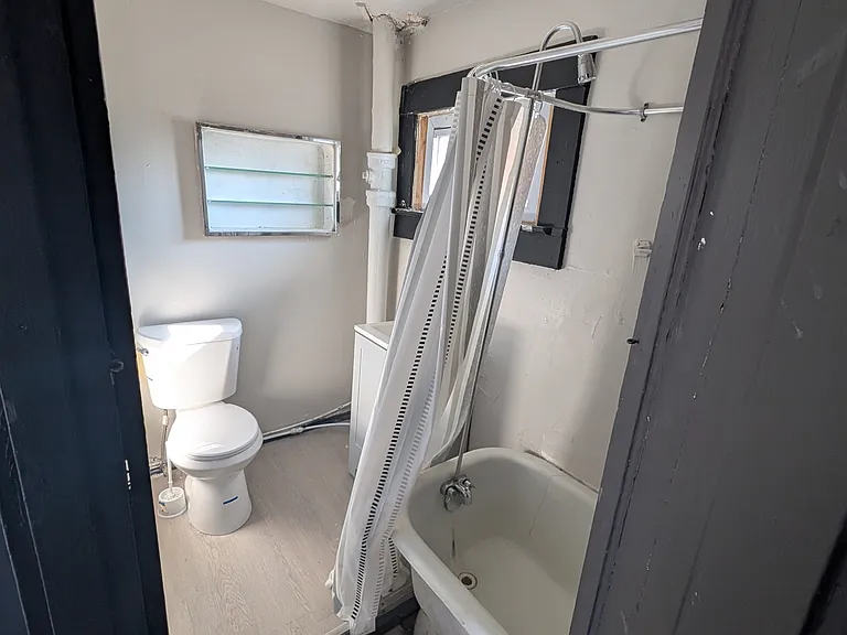 241 Chestnut Ave — Photo 4