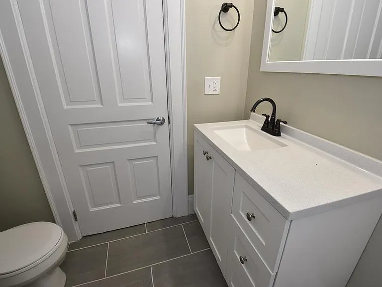 2577 S Graham St — Photo 3