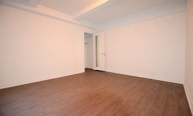 Rented by Manhattan Realty Group | media 9