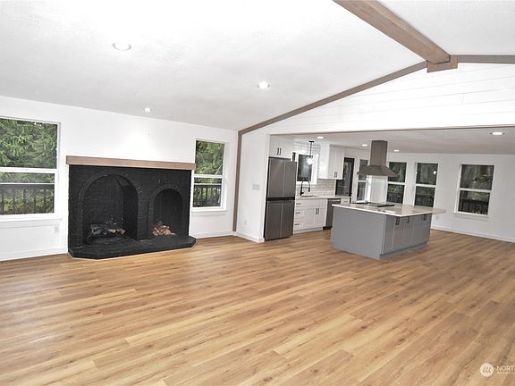 5th image of 14720 318th Street E