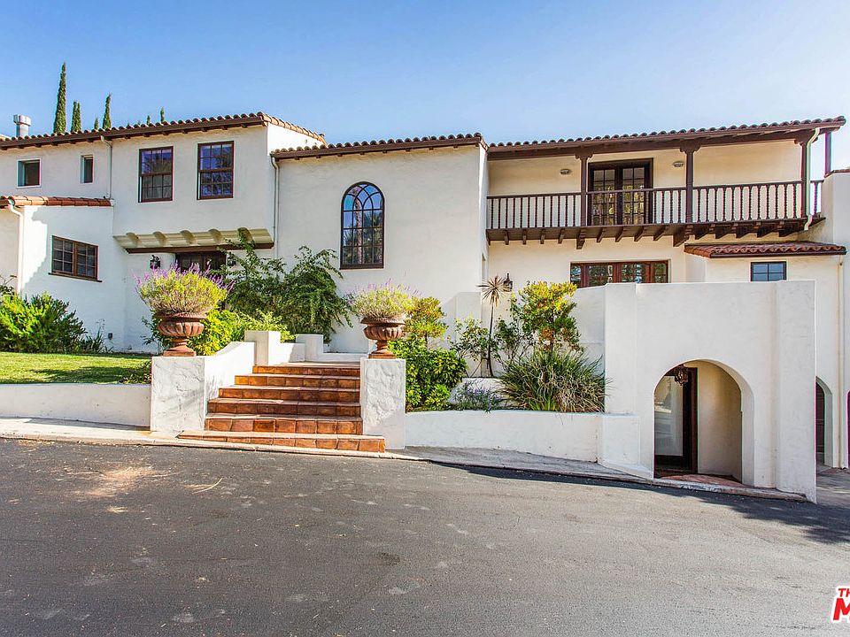 1st image of 2110 Alcyona Dr