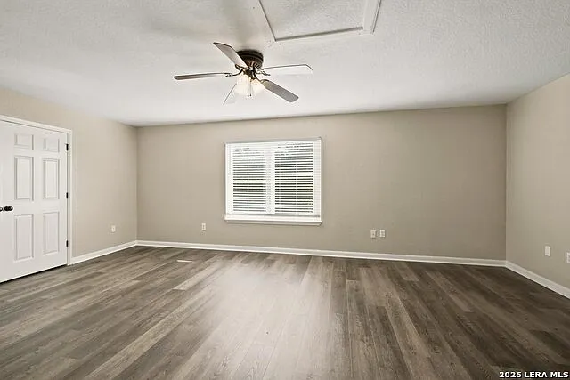 1452 Lakeview Dr — Photo 16