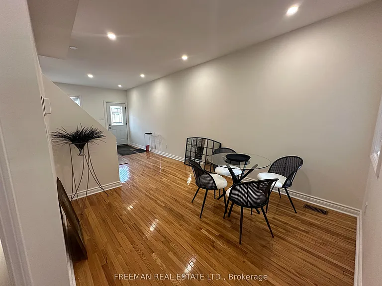 37 Grant St — Photo 5