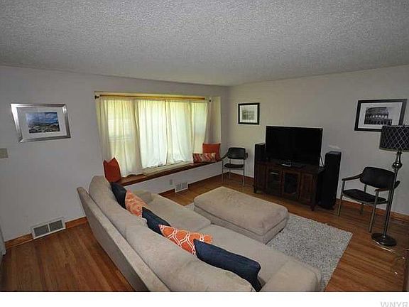 4th image of 101 Cornell Ave