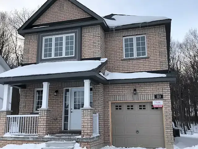 3 bed, 1.0 bath, $700 — Photo 1