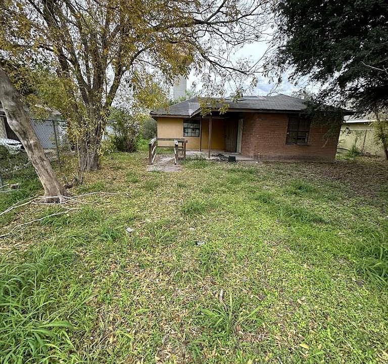 1st image of 2011 N Huisache St