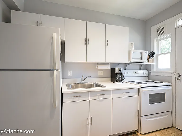 10 Ashby St — Photo 8