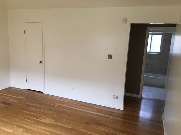 2nd image of 388 N 3rd Ave