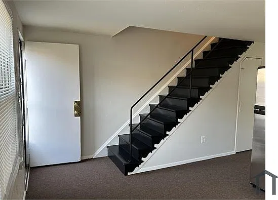3 bed, 1024 sqft, $1,600 — Photo 4