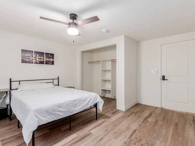 W 10th Dr — Photo 1
