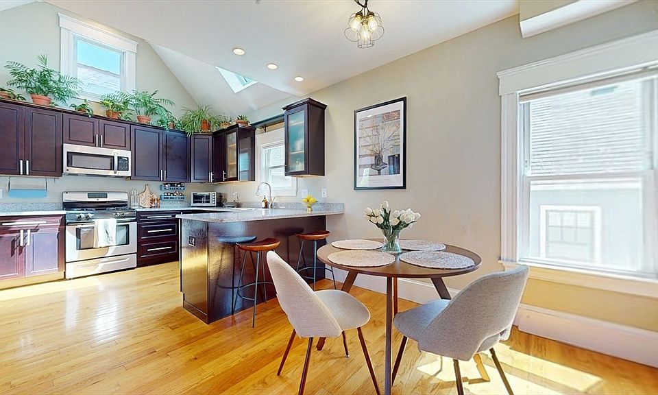 1st image of 4 Cameron Ave APT 2