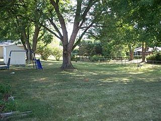 5th image of 222 Victoria Dr