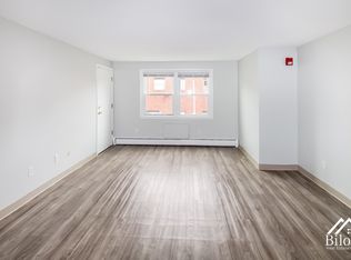 170 Pawtucket Avenue, Pawtucket, RI 02860