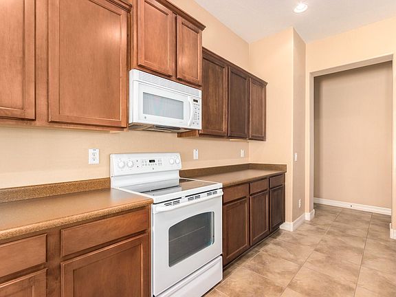 3rd image of 15233 W Georgia Dr