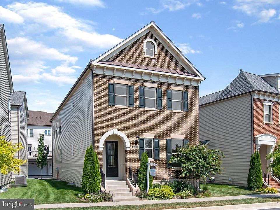 1st image of 44642 Petersham Dr