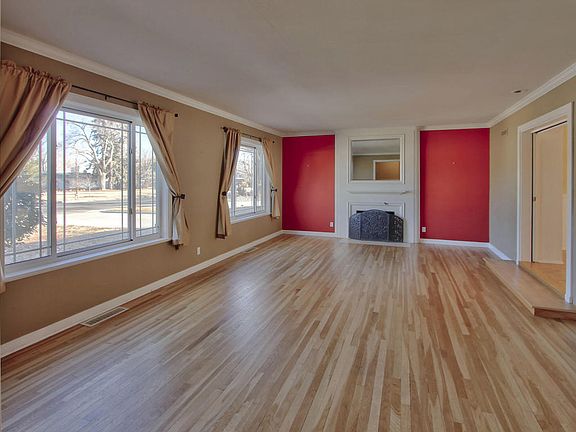 3rd image of 806 Carlisle Pl SE