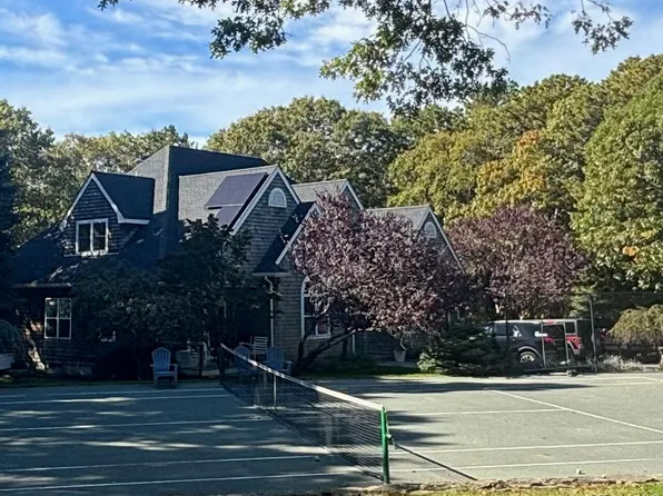 74 Lakeside Ln, Westhampton, NY 11977