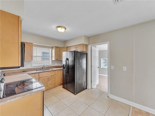 1st image of 1309 NE 39th St